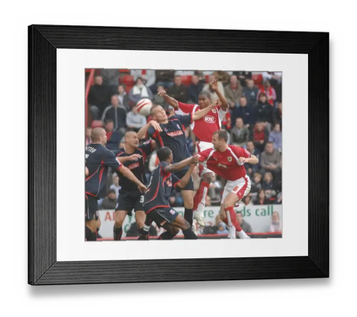 Framed Print : Marvin Elliott: Thrilling Moment at Bristol City vs Stoke City