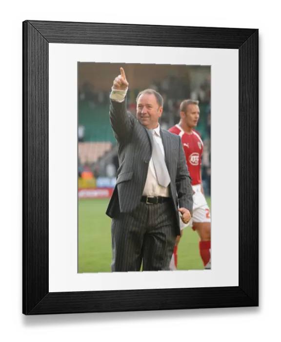 Framed Print : Gary Johnson in Action: Norwich City vs. Bristol City Framed Print : Gary Johnson in Action: Norwich City vs. Bristol City