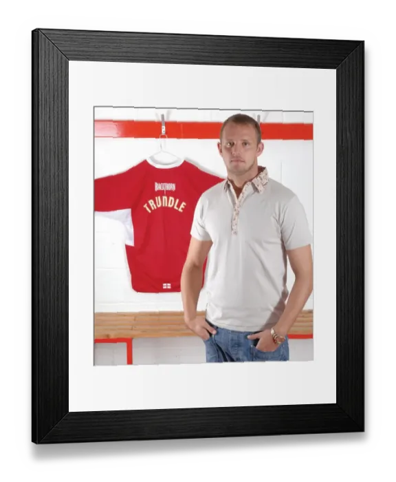Framed Print : Bristol City FC: Lee Trundle in Full Throttle Framed Print : Bristol City FC: Lee Trundle in Full Throttle