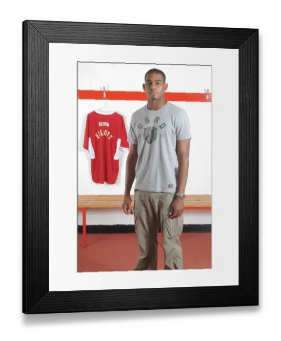 Framed Print : Marvin Elliott: Determination on the Field - Bristol City Football Club Framed Print : Marvin Elliott: Determination on the Field - Bristol City Football Club