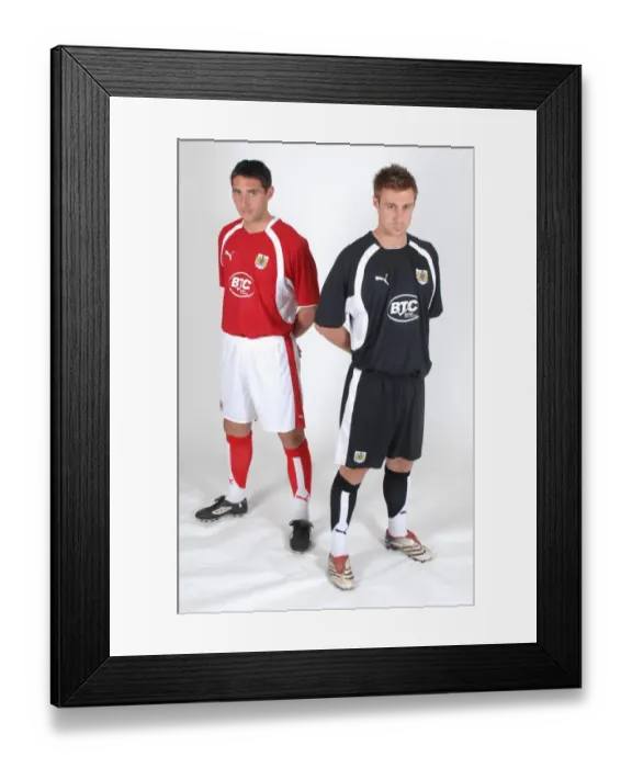 Framed Print : Bradley Orr and David Noble: Unstoppable Defensive Partnership at Bristol City Framed Print : Bradley Orr and David Noble: Unstoppable Defensive Partnership at Bristol City