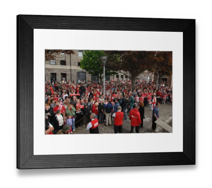 Framed Print : Fans 2. Bristol City Fans: Fans 2 Framed Print : Fans 2. Bristol City Fans: Fans 2