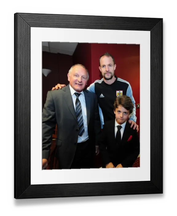 Framed Print : Bristol City vs Derby County: Football Showdown - Season 11-12 Framed Print : Bristol City vs Derby County: Football Showdown - Season 11-12