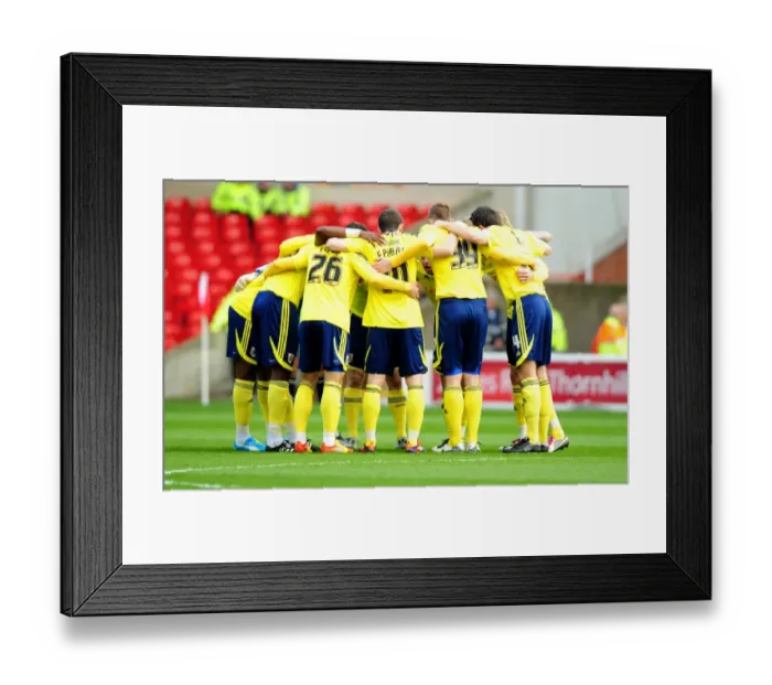Framed Print : Nottingham Forest vs. Bristol City: Clash at The City Ground, 07-04-2012
