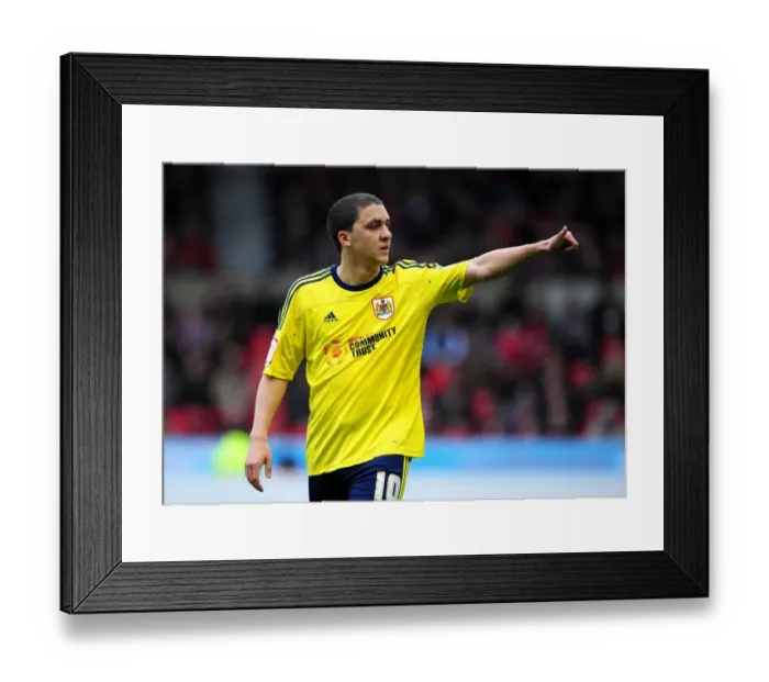 Framed Print : Hogan Ephraim of Bristol City Faces Off at The City Ground against Nottingham Forest, April 7, 2012 Framed Print : Hogan Ephraim of Bristol City Faces Off at The City Ground against Nottingham Forest, April 7, 2012