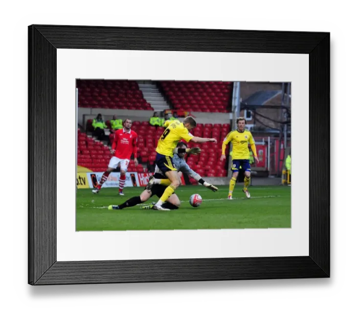 Framed Print : Bristol City's Jon Stead Wins Penalty Against Nottingham Forest, April 7, 2012