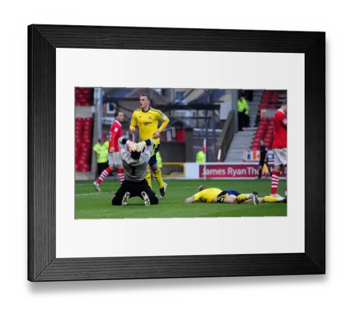 Framed Print : Controversial Penalty: Jon Stead Scores for Bristol City against Nottingham Forest, April 2012 Framed Print : Controversial Penalty: Jon Stead Scores for Bristol City against Nottingham Forest, April 2012