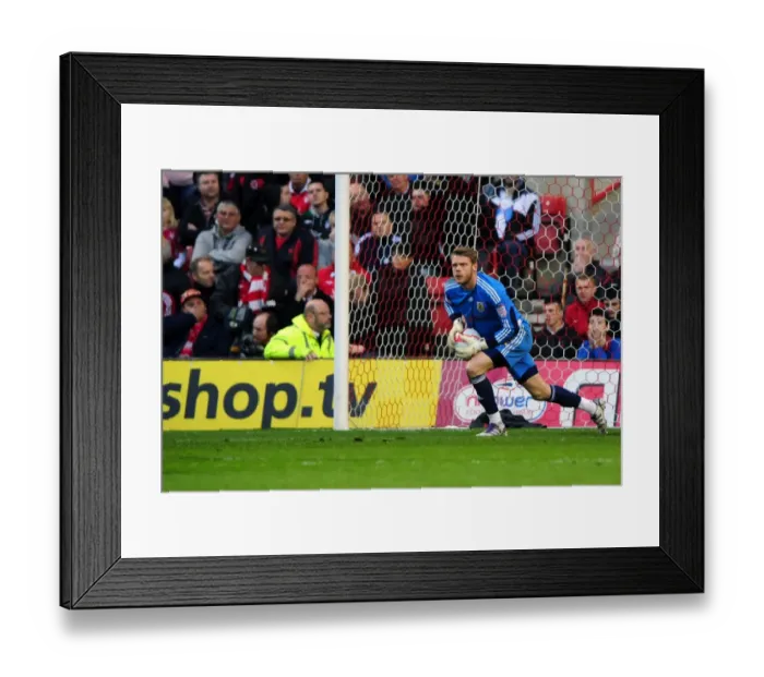 Framed Print : Dean Gerken Holds Firm: Nottingham Forest vs. Bristol City, 07-04-2012 Framed Print : Dean Gerken Holds Firm: Nottingham Forest vs. Bristol City, 07-04-2012