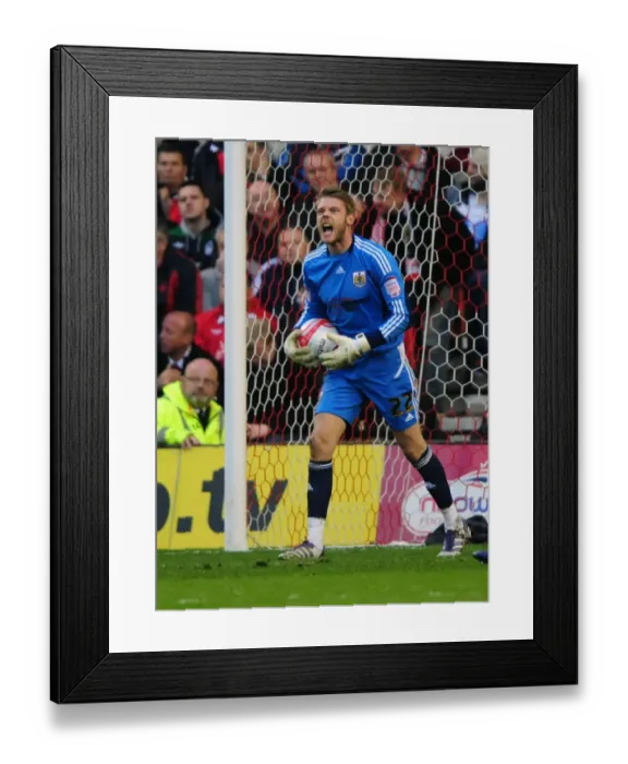 Framed Print : Dean Gerken of Bristol City Faces Nottingham Forest in Championship Clash, April 2012