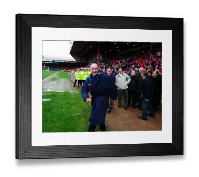 Framed Print : Rivalry Reignites: Bristol City vs Coventry City at Ashton Gate Stadium - April 9, 2012 Framed Print : Rivalry Reignites: Bristol City vs Coventry City at Ashton Gate Stadium - April 9, 2012