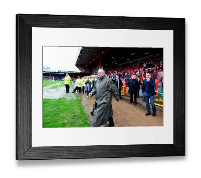 Framed Print : Bristol City vs Coventry City: Rivalry on the Field at Ashton Gate Stadium - April 9, 2012 Framed Print : Bristol City vs Coventry City: Rivalry on the Field at Ashton Gate Stadium - April 9, 2012
