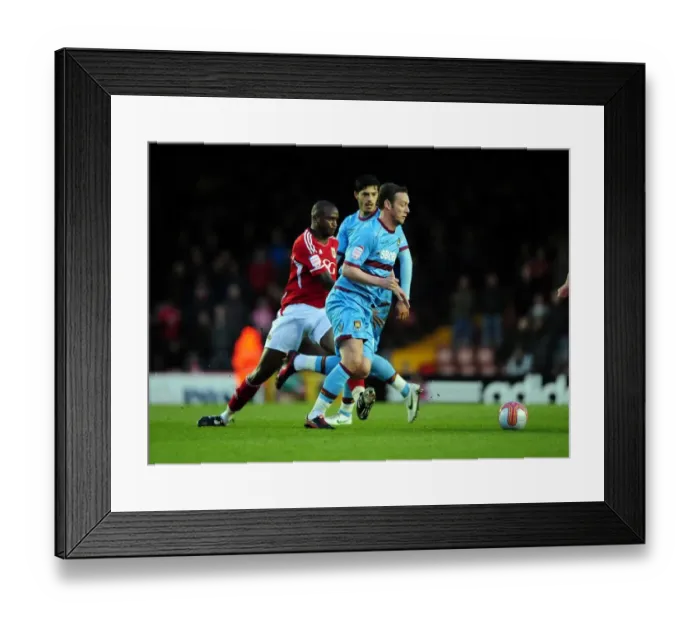 Framed Print : Bristol City vs. West Ham: Intense Battle Between Kalifa Cisse and Kevin Nolan Framed Print : Bristol City vs. West Ham: Intense Battle Between Kalifa Cisse and Kevin Nolan