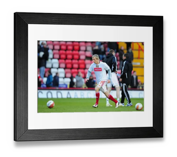 Framed Print : Bristol City vs. West Ham United: A Football Rivalry - Season 11-12 Framed Print : Bristol City vs. West Ham United: A Football Rivalry - Season 11-12