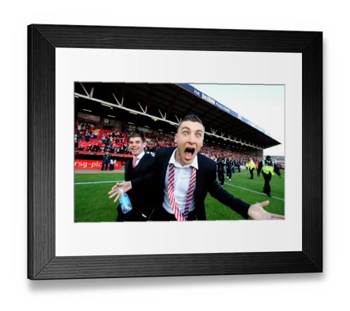 Framed Print : James Wilson in Action: Bristol City vs Barnsley at Ashton Gate Stadium, 2012 Framed Print : James Wilson in Action: Bristol City vs Barnsley at Ashton Gate Stadium, 2012