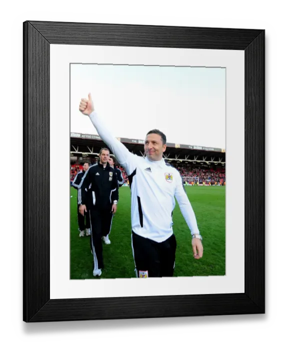 Framed Print : Derek McInnes Leads Bristol City Against Barnsley at Ashton Gate, 2012 Framed Print : Derek McInnes Leads Bristol City Against Barnsley at Ashton Gate, 2012