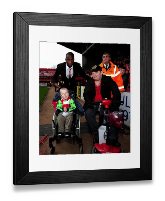 Framed Print : Bristol City vs Barnsley: Clash at Ashton Gate Stadium - April 2012 Framed Print : Bristol City vs Barnsley: Clash at Ashton Gate Stadium - April 2012