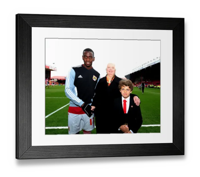 Framed Print : Bristol City vs Barnsley: Clash at Ashton Gate Stadium - April 2012 Framed Print : Bristol City vs Barnsley: Clash at Ashton Gate Stadium - April 2012