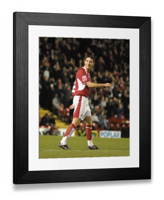 Framed Print : Bradley Orr in Action: Bristol City vs Ipswich Town