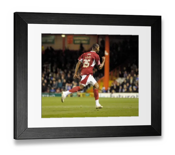 Framed Print : Marvin Elliott in Action: Bristol City vs Ipswich Town Framed Print : Marvin Elliott in Action: Bristol City vs Ipswich Town
