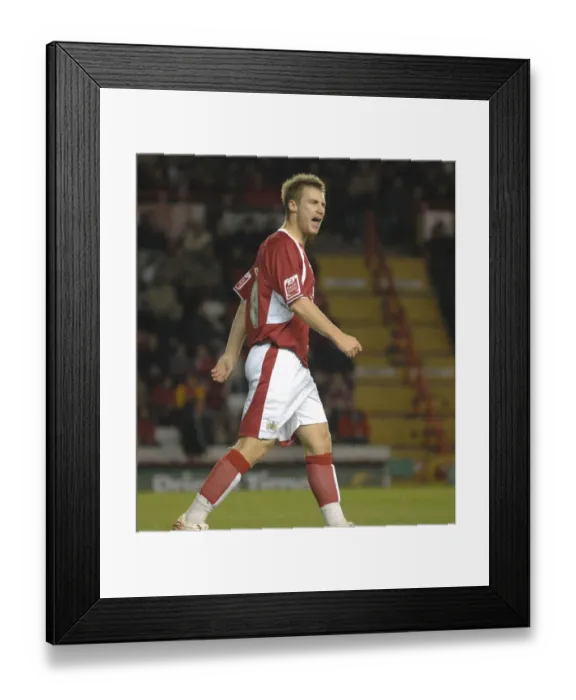 Framed Print : David Noble in Action: Bristol City vs Ipswich Town
