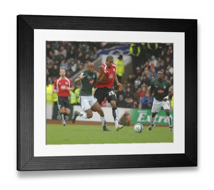 Framed Print : Marvin Elliott in Action: Plymouth vs. Bristol City Football Match