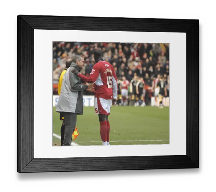 Framed Print : Bristol City's Enoch Showunmi in Action Against Cardiff City Framed Print : Bristol City's Enoch Showunmi in Action Against Cardiff City