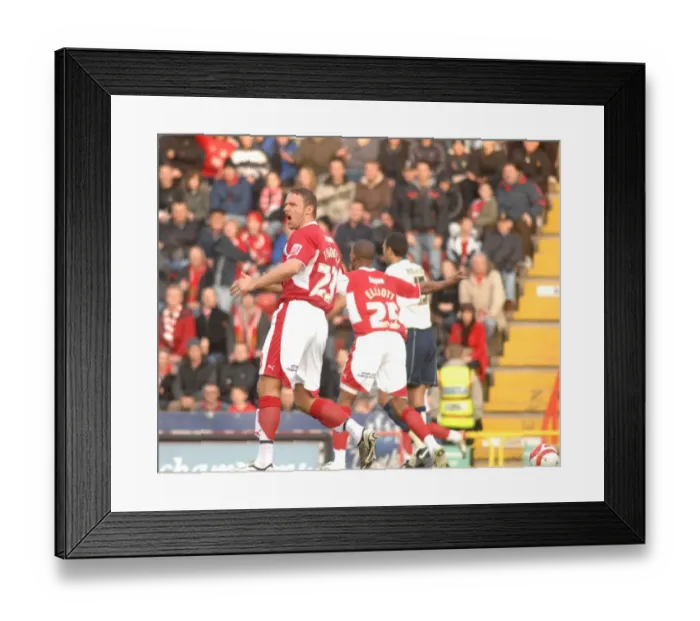 Framed Print : Lee Trundle Framed Print : Lee Trundle