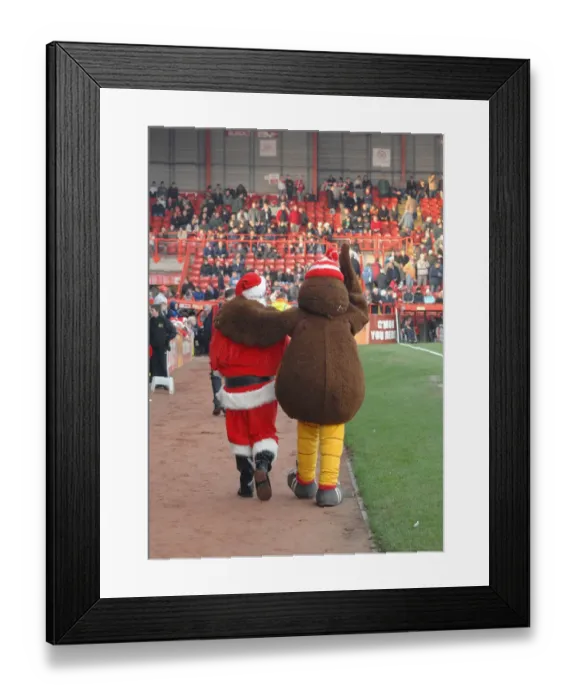 Framed Print : Football Rivalry: Bristol City vs Barnsley - Season 07-08 Framed Print : Football Rivalry: Bristol City vs Barnsley - Season 07-08