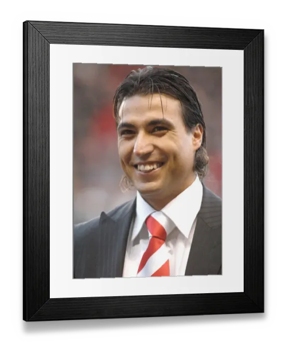 Framed Print : Nick Carle in Action: Bristol City vs Middlesbrough Framed Print : Nick Carle in Action: Bristol City vs Middlesbrough
