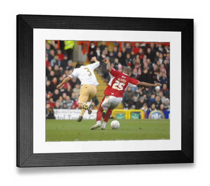 Framed Print : Marvin Elliott in Action: Bristol City vs Middlesbrough Framed Print : Marvin Elliott in Action: Bristol City vs Middlesbrough