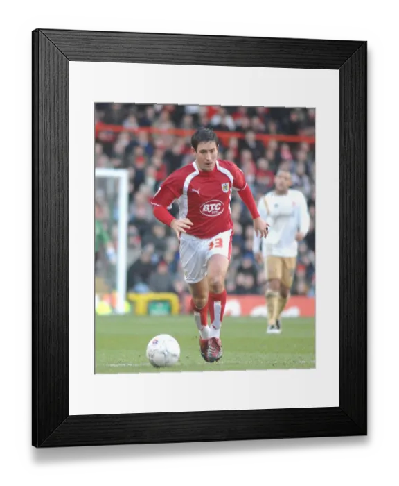 Framed Print : Lee Johnson