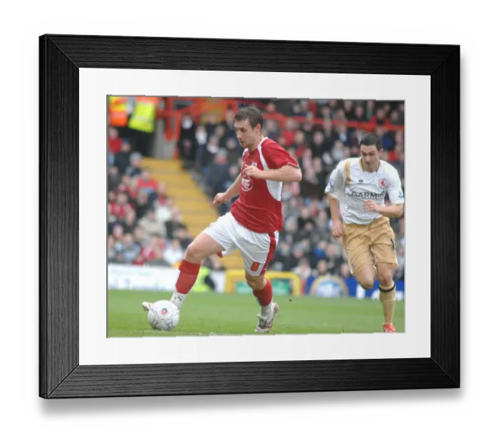 Framed Print : David Noble in Action: Bristol City vs Middlesbrough