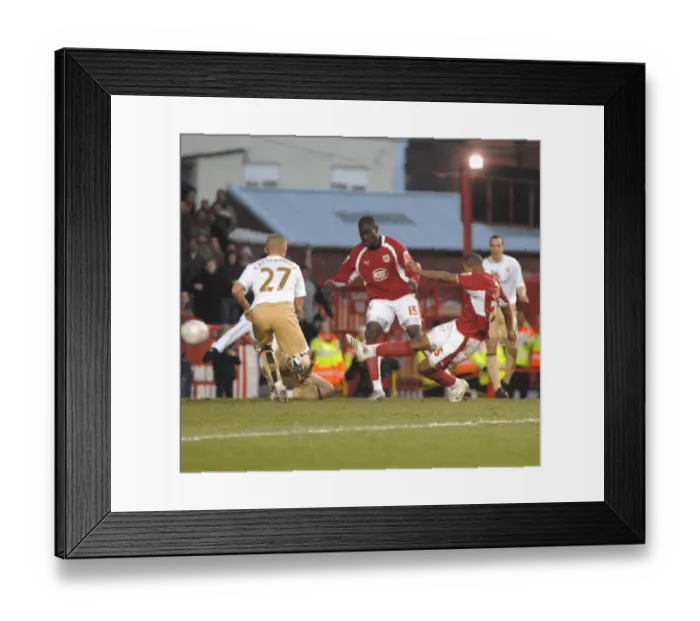 Framed Print : Marvin Elliott: Thrilling Moment at Bristol City vs Middlesbrough Framed Print : Marvin Elliott: Thrilling Moment at Bristol City vs Middlesbrough