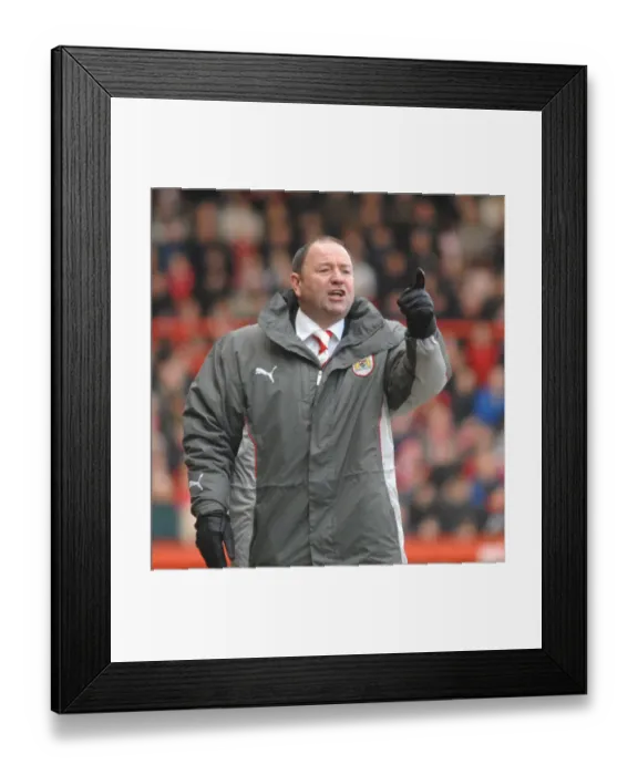 Framed Print : Gary Johnson in Action: Bristol City vs Colchester United Framed Print : Gary Johnson in Action: Bristol City vs Colchester United