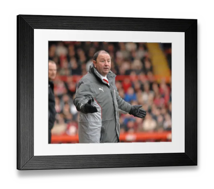Framed Print : Gary Johnson in Action: Bristol City vs Colchester United Framed Print : Gary Johnson in Action: Bristol City vs Colchester United