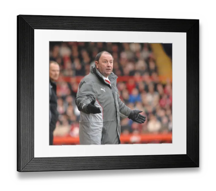 Framed Print : Gary Johnson in Action: Bristol City vs Colchester United Framed Print : Gary Johnson in Action: Bristol City vs Colchester United