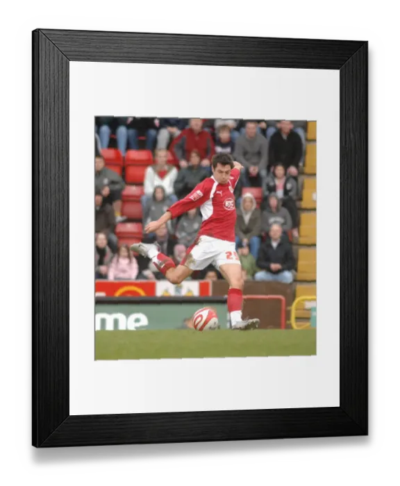 Framed Print : Ivan Sproule in Action: Bristol City vs Colchester United Framed Print : Ivan Sproule in Action: Bristol City vs Colchester United