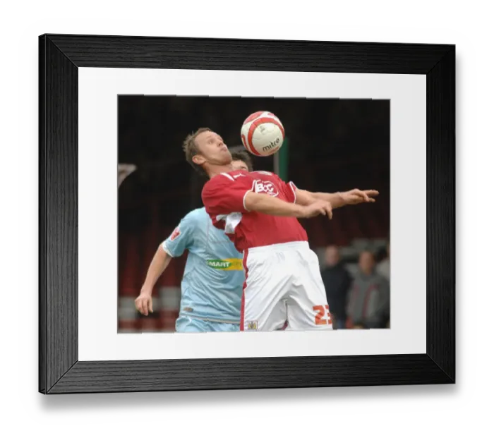 Framed Print : Lee Trundle in Action for Bristol City Against Colchester United Framed Print : Lee Trundle in Action for Bristol City Against Colchester United