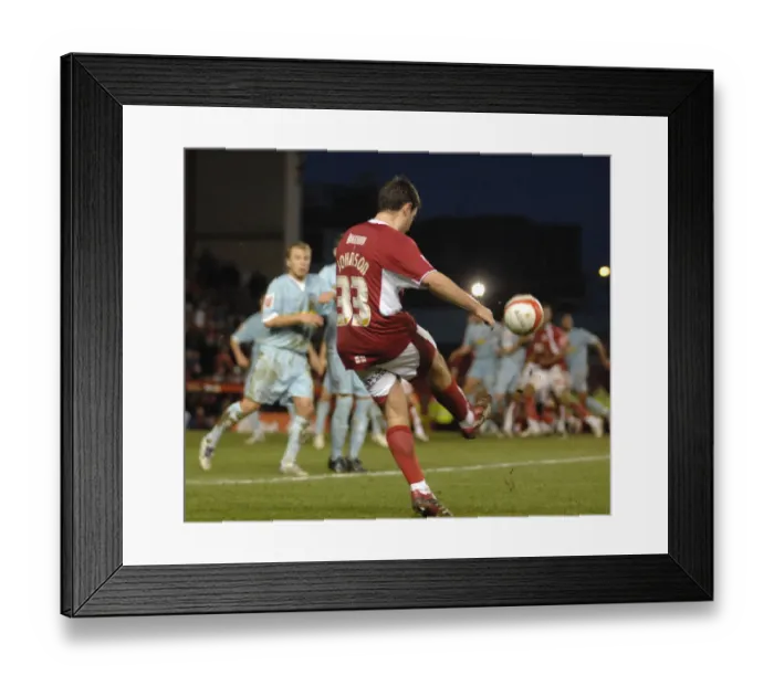 Framed Print : Bristol City vs Colchester United: Lee Johnson in Action