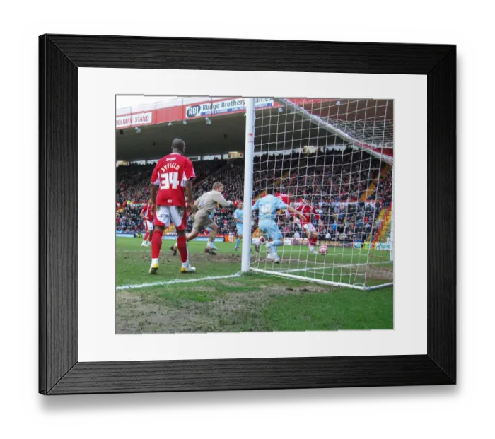 Framed Print : Bristol City vs Colchester United: Season 07-08 Framed Print : Bristol City vs Colchester United: Season 07-08