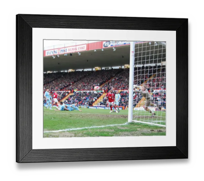 Framed Print : Ivan Sproule in Action: Bristol City vs Colchester United Framed Print : Ivan Sproule in Action: Bristol City vs Colchester United