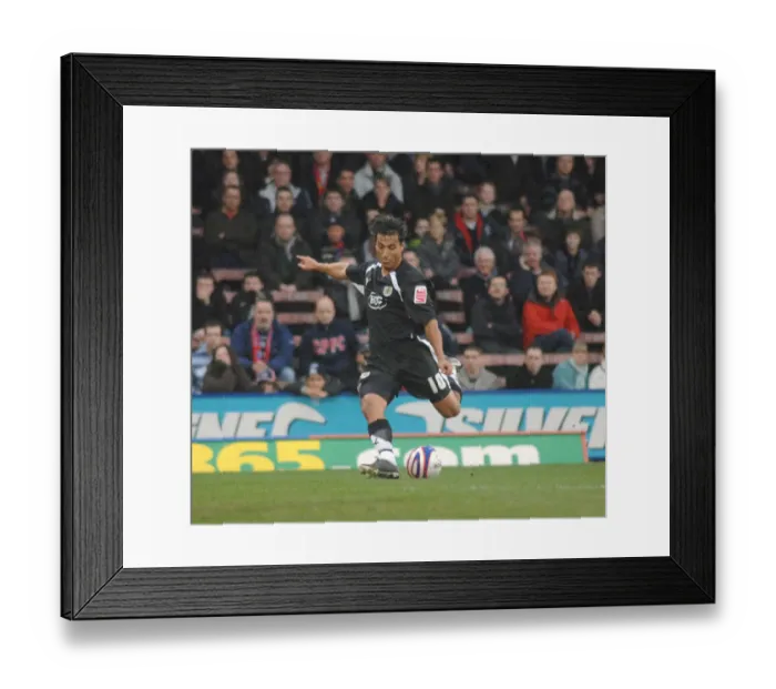 Framed Print : Nick Carle in Action: Crystal Palace vs. Bristol City Framed Print : Nick Carle in Action: Crystal Palace vs. Bristol City