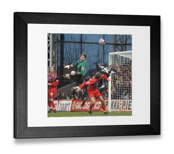 Framed Print : Marvin Elliott in Action: Crystal Palace vs. Bristol City Framed Print : Marvin Elliott in Action: Crystal Palace vs. Bristol City