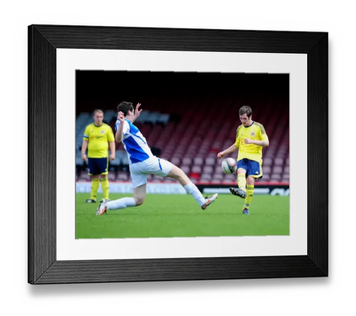 Framed Print : Bristol City vs. Bristol Rovers: A Passionate Fans Derby, Season 11-12 Framed Print : Bristol City vs. Bristol Rovers: A Passionate Fans Derby, Season 11-12