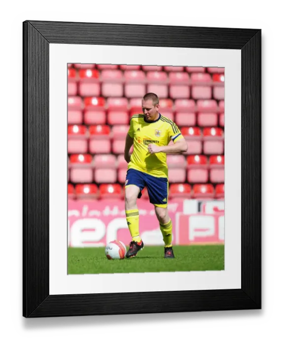 Framed Print : The Passionate Derby: Bristol City vs. Bristol Rovers - Season 11-12 Framed Print : The Passionate Derby: Bristol City vs. Bristol Rovers - Season 11-12