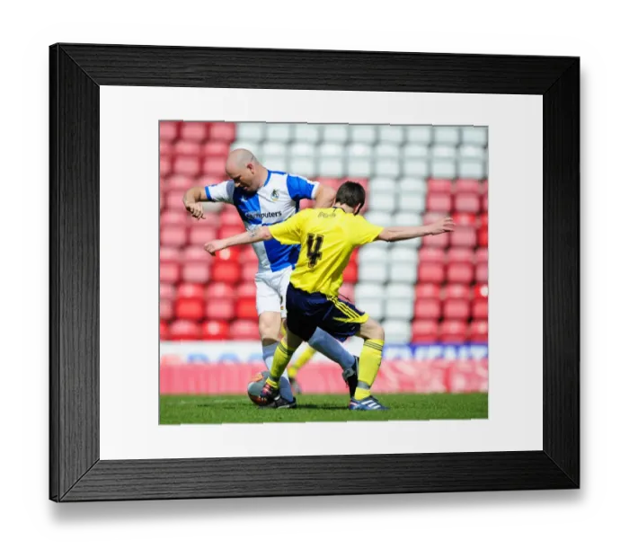 Framed Print : Intense Fans Derby: Bristol City vs. Bristol Rovers - Season 11-12 Framed Print : Intense Fans Derby: Bristol City vs. Bristol Rovers - Season 11-12