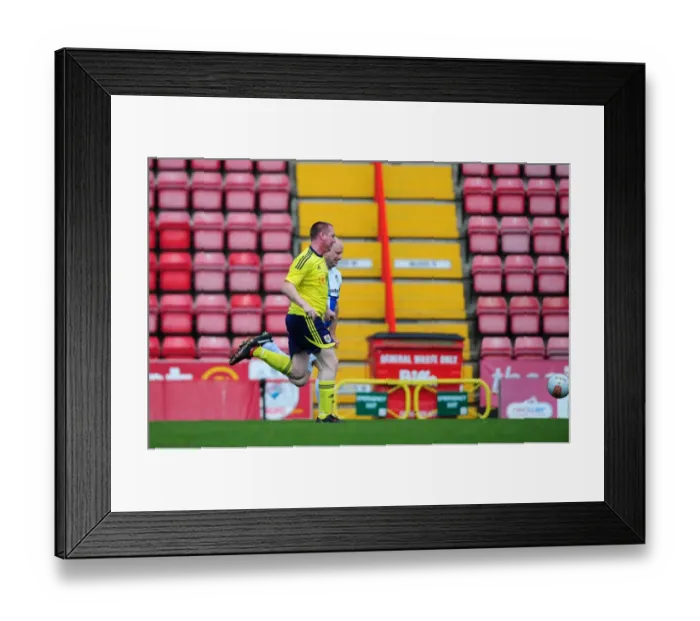Framed Print : The Intense Derby Showdown: Bristol City vs. Bristol Rovers (Season 11-12) Framed Print : The Intense Derby Showdown: Bristol City vs. Bristol Rovers (Season 11-12)