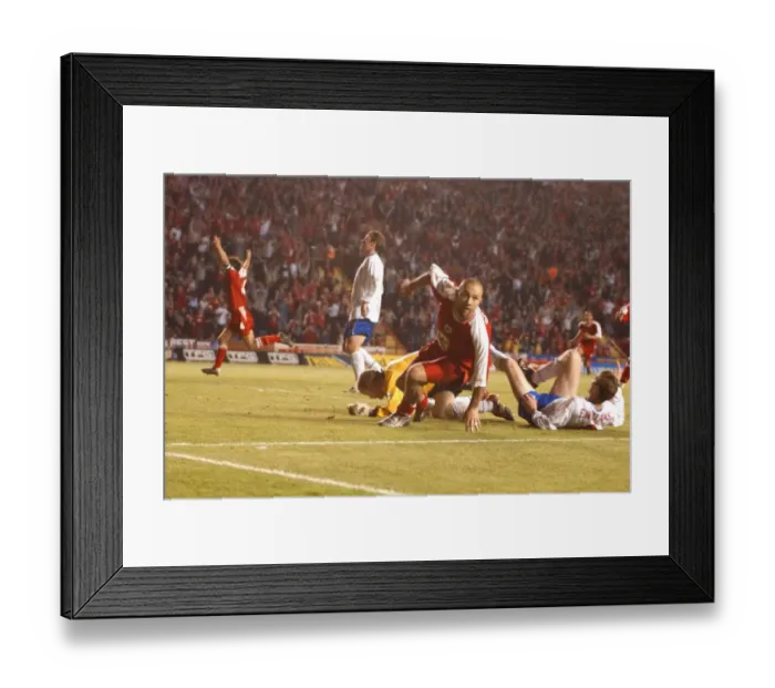 Framed Print : Christian Roberts in Action for Bristol City vs Hartlepool United (03-04) Framed Print : Christian Roberts in Action for Bristol City vs Hartlepool United (03-04)