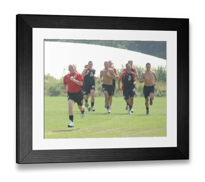 Framed Print : Behind the Scenes: 2006-07 Bristol City FC Training Sessions at the Ground Framed Print : Behind the Scenes: 2006-07 Bristol City FC Training Sessions at the Ground