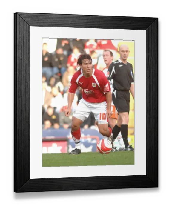 Framed Print : Nick Carle in Action: Bristol City vs. Blackpool